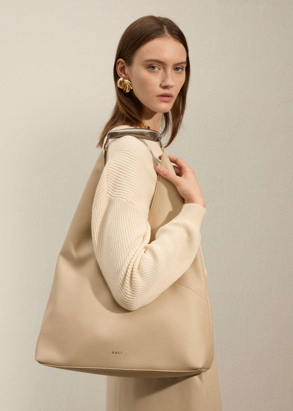 BORSA TISHA A SPALLA MANICO METALLO BEIGE NALÌ