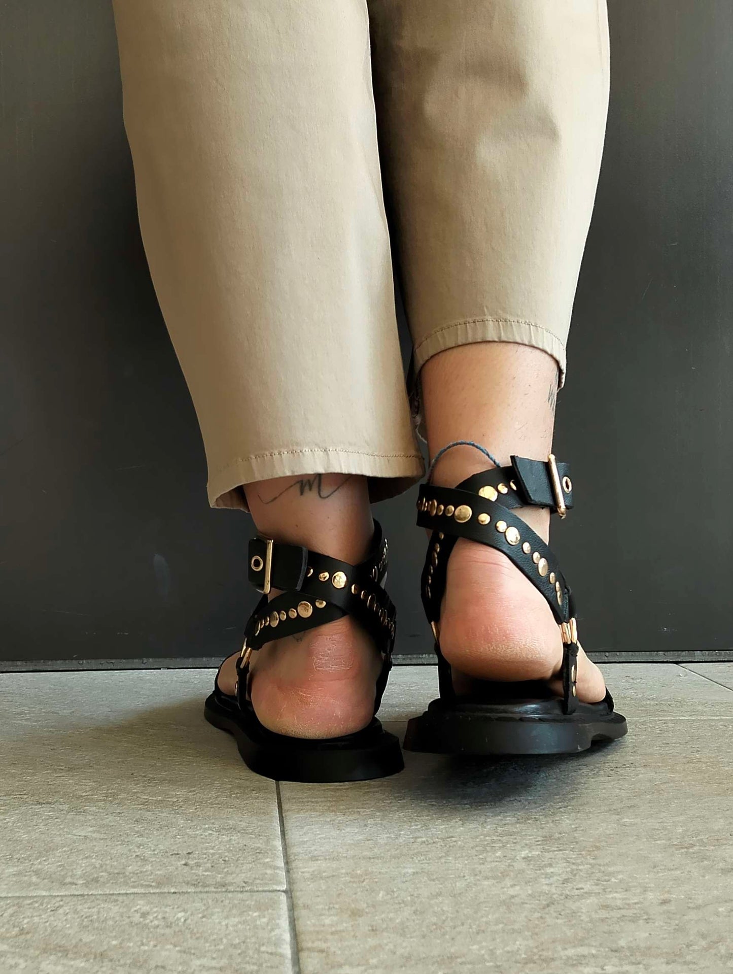 SANDALO FLAT BORCHIE ORO JANET & JANET