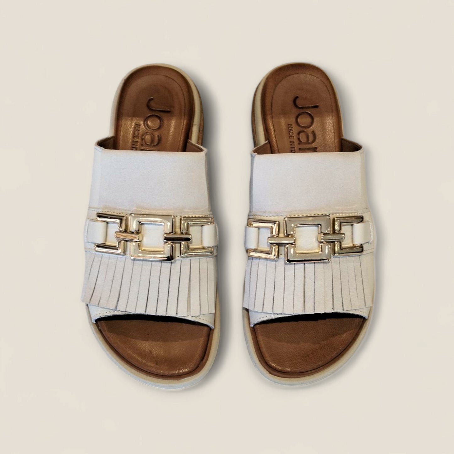 MULES MIRA CON FRANGIA JOANN