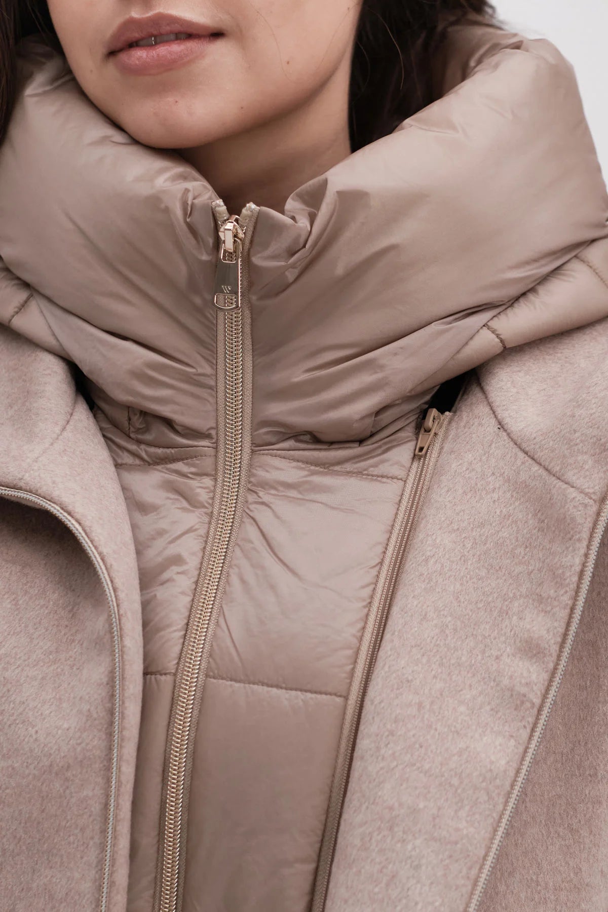 CAPPOTTO CON ZIP E PETTORINA IMBOTTITA WHITE WISE