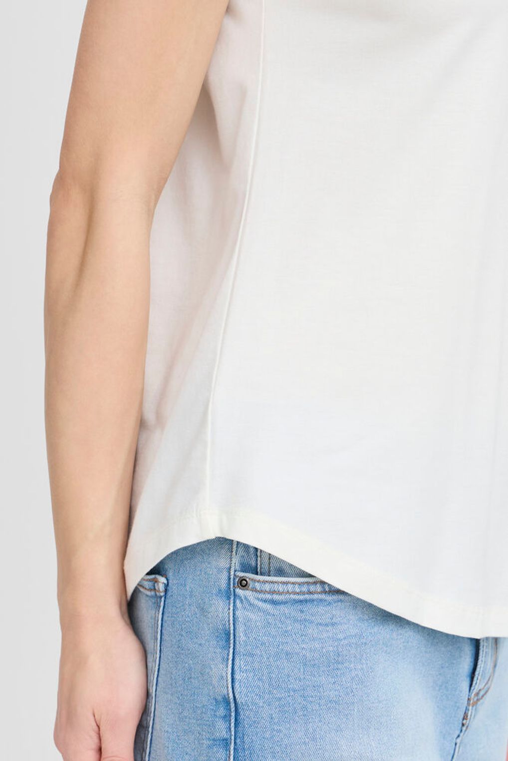 T-SHIRT SCOLLO A V BYPAMILA V TEE B.YOUNG