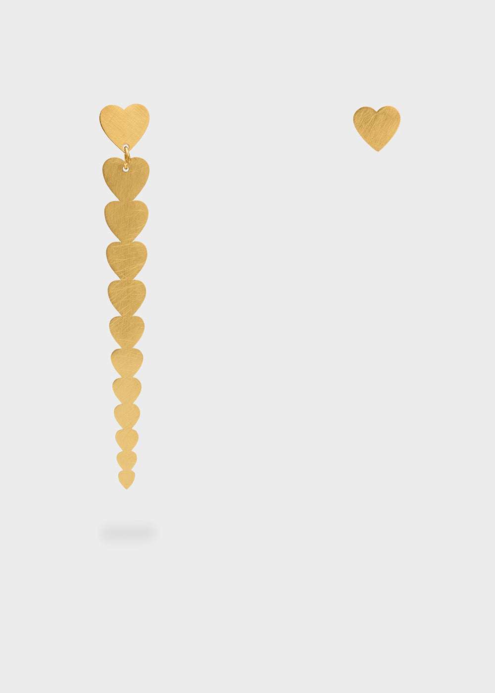 ORECCHINI ASIMMETRICI CON CUORI ORO NALÍ