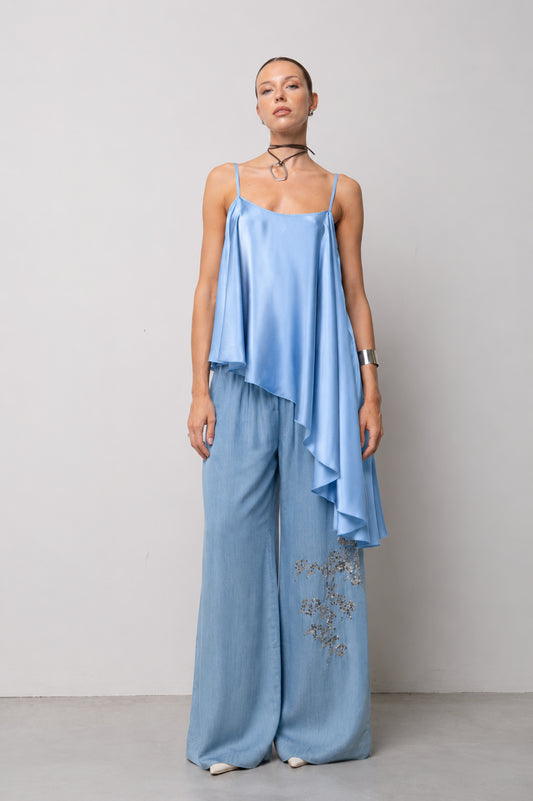 TOP ASIMMETRICO SPALLINO RASO CELESTE KAOS JEANS