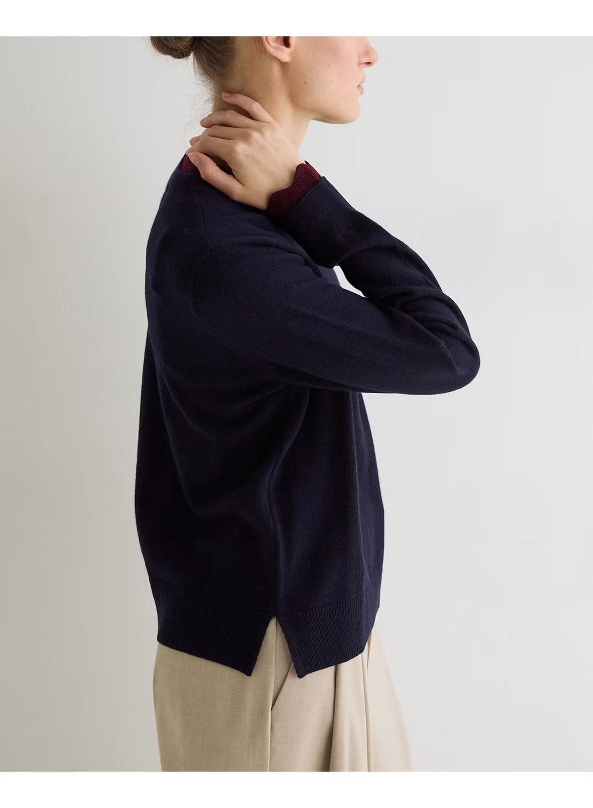 MAGLIONE GIROCOLLO BLU NAVY CON DETTAGLI A CONTRASTO GRANATA 45513-255  YERSE