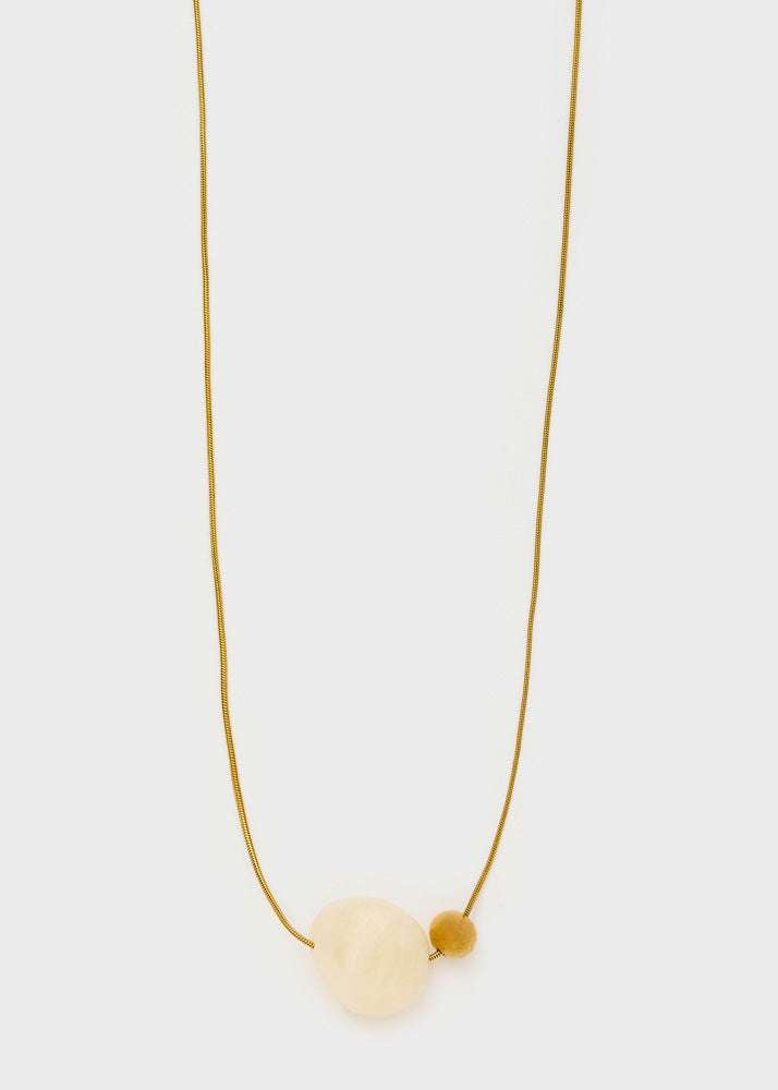 COLLANA REGOLABILE CON SFERA IN  RESINA ORO NALÍ