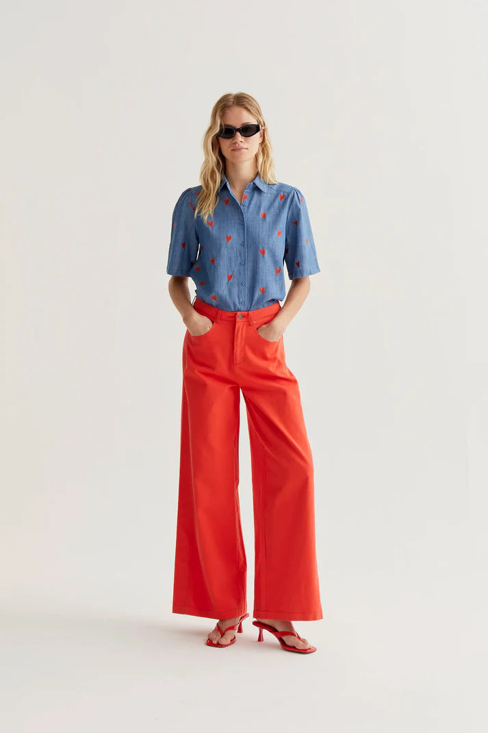 CAMICIA IN CHAMBRAY CON RICAMO CUORI COMPANIA FANTASTICA