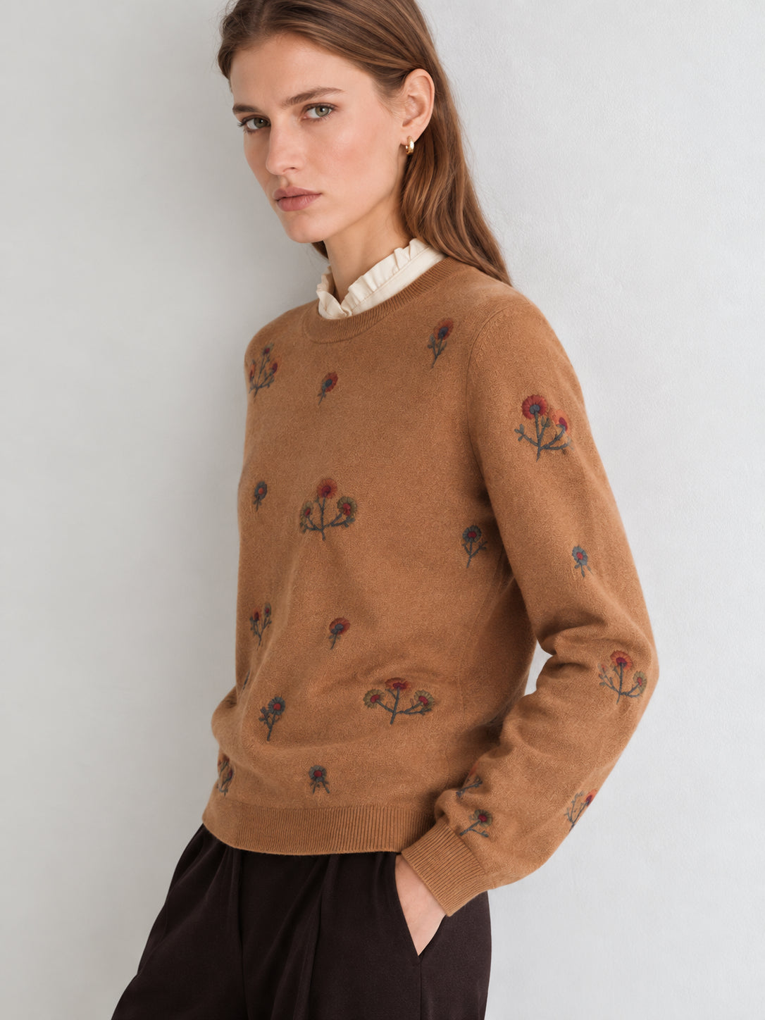 MAGLIONE CON RICAMO FLOREALE CAMEL 45536-509 YERSE