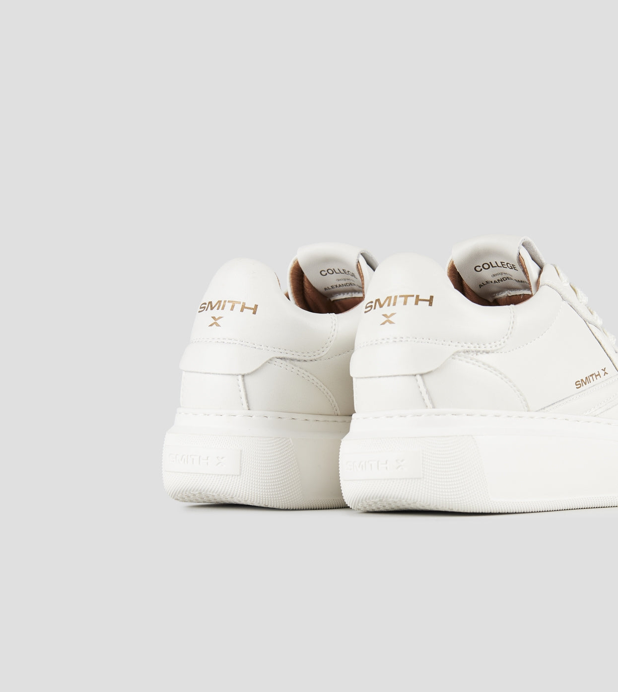 COLLEGE WOMAN TOTAL WHITE ALEXANDER SMITH