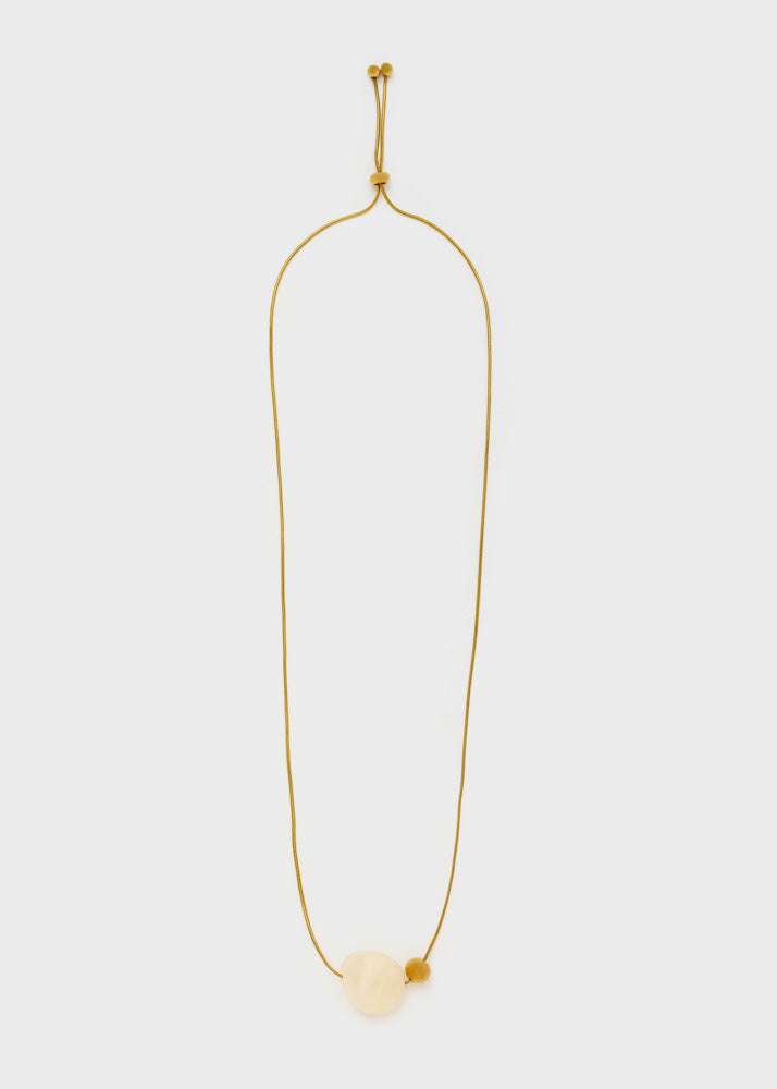 COLLANA REGOLABILE CON SFERA IN  RESINA ORO NALÍ