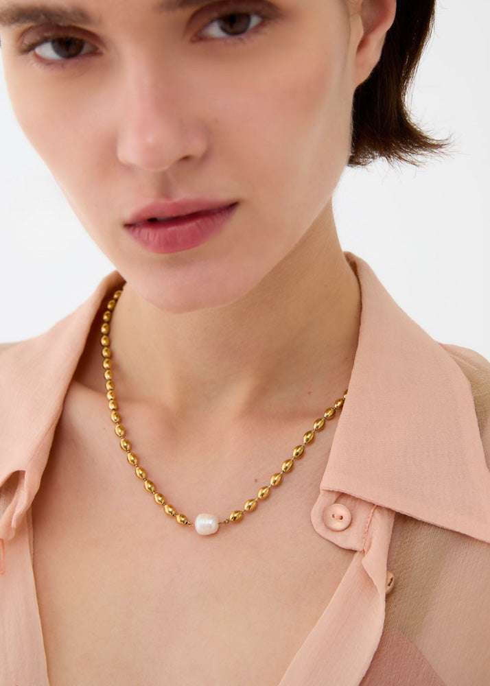 COLLANA GIROCOLLO CON  DETTAGLIO PERLA ORO NALÍ