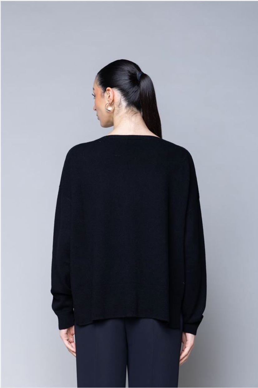 MAGLIA 100% LANA CON SCOLLO A BARCA NERO KAOS