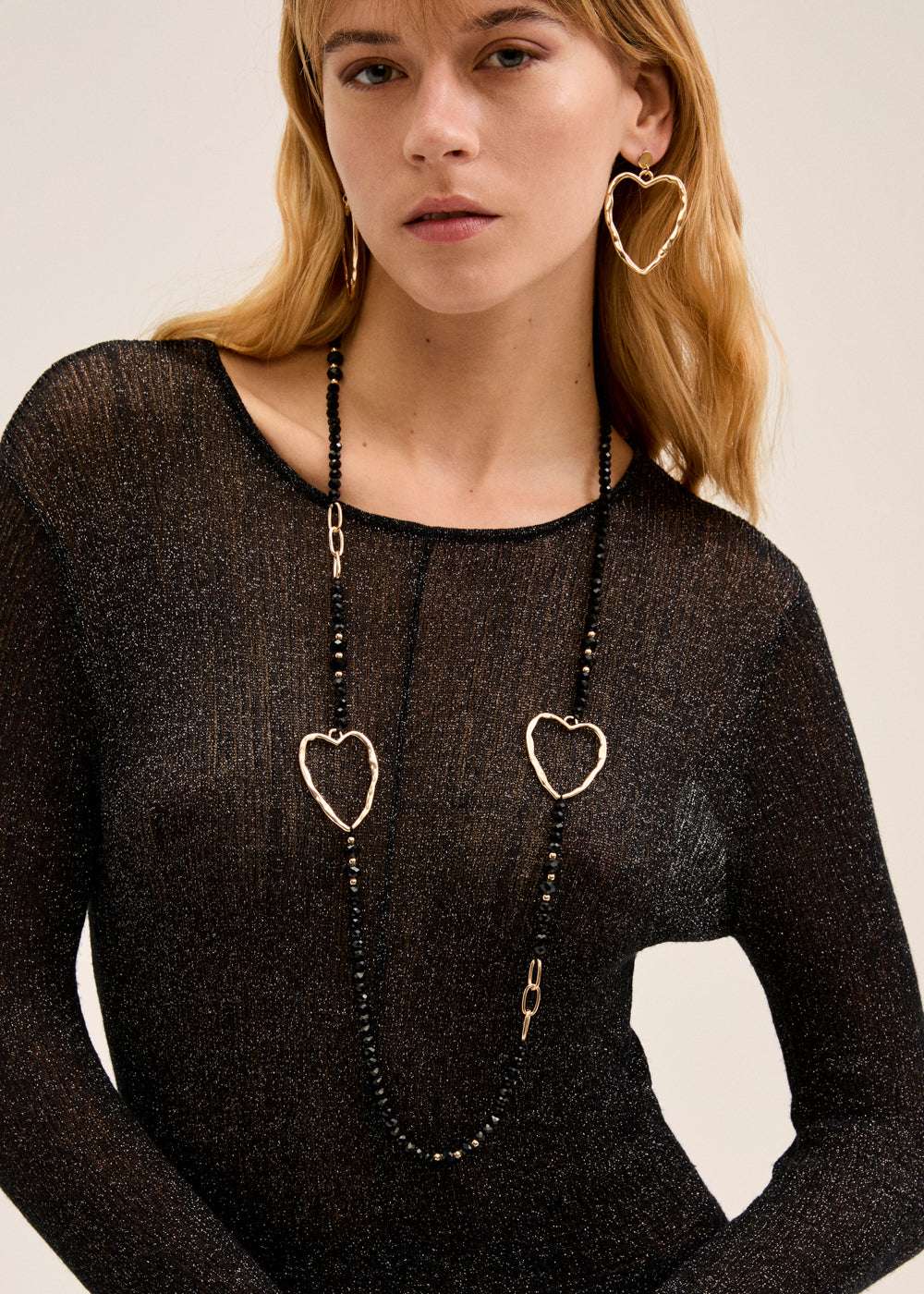 COLLANA LUNGA CON PERLINE E CUORI ORO\NERO NALÍ