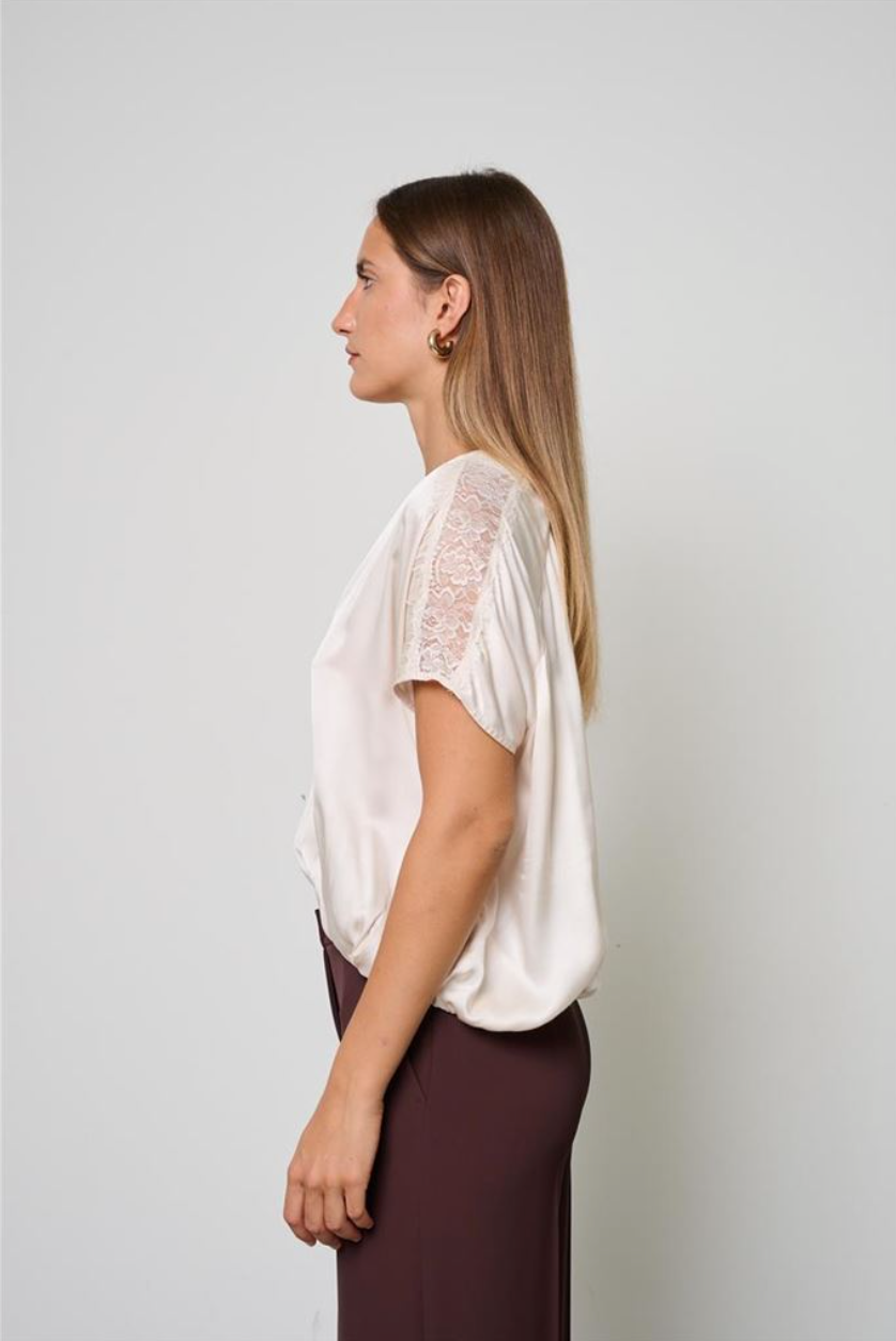 BLUSA DI RASO CON INSERTI DI PIZZO BURRO KAOS