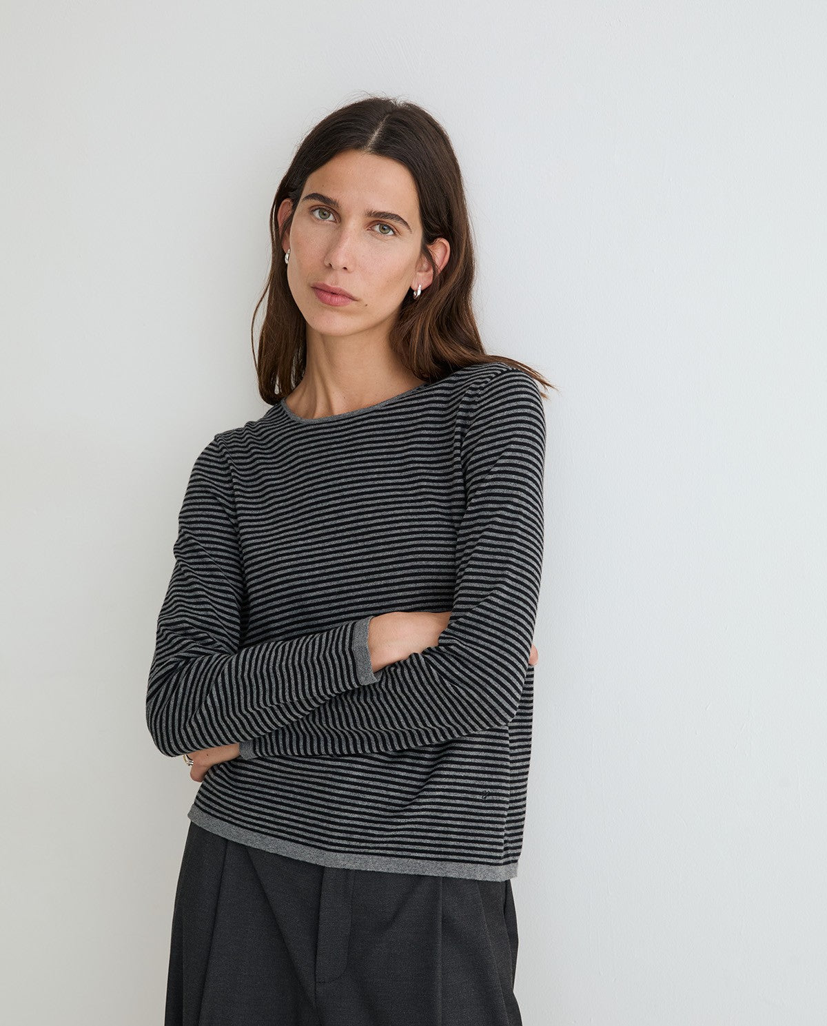 MAGLIA A RIGHE  100% COTONE ORGANICO GRIGIO E NERO 45501-233  YERSE