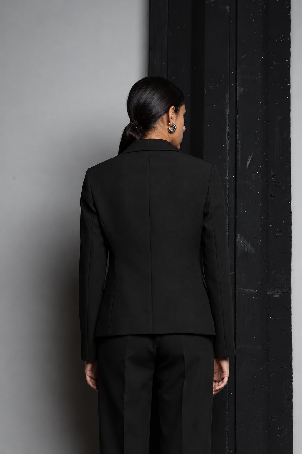 BLAZER MONOPETTO SFIANCATA A UN BOTTONE NERO KAOS JEANS