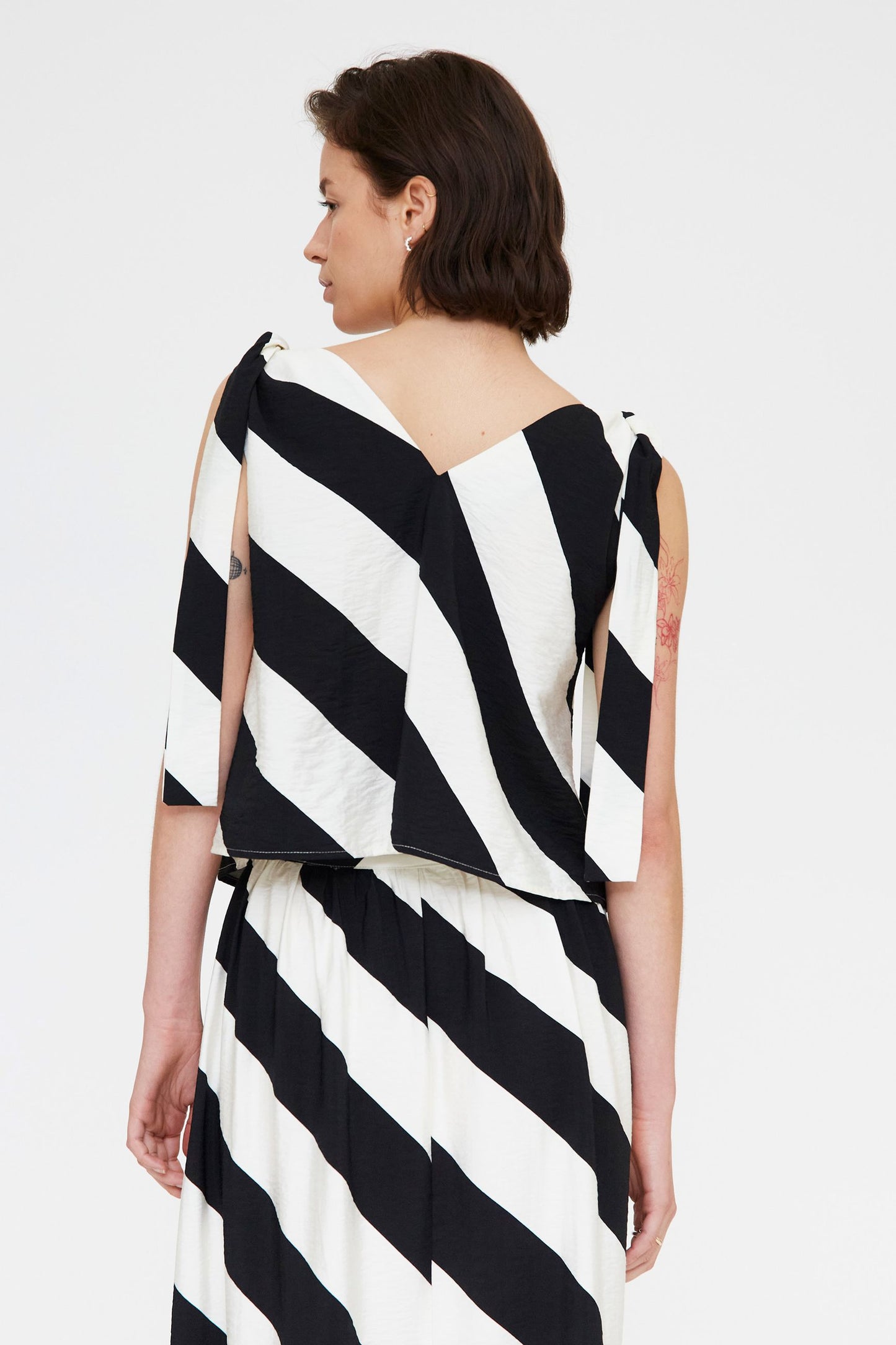 TOP STAMPA RIGA DIAGONALE BLACK & WHITE COMPANIA FANTASTICA