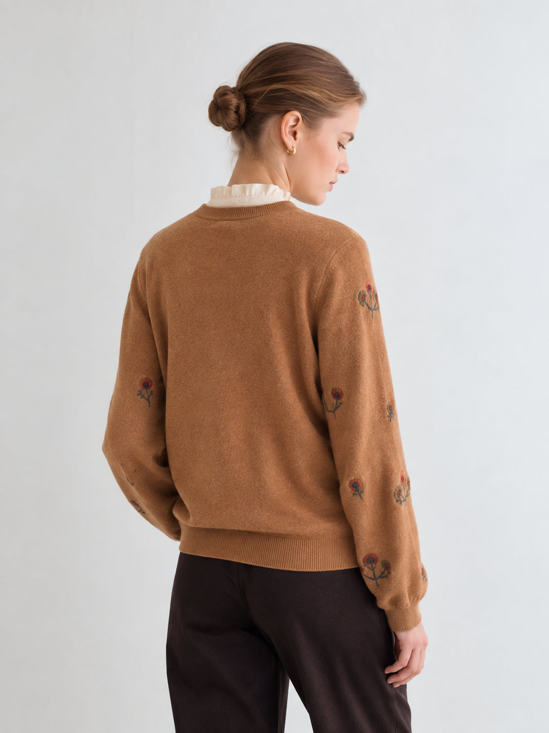 MAGLIONE CON RICAMO FLOREALE CAMEL 45536-509 YERSE