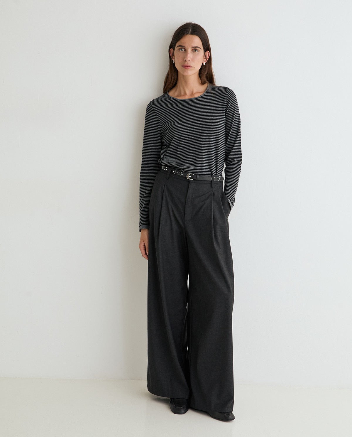 MAGLIA A RIGHE  100% COTONE ORGANICO GRIGIO E NERO 45501-233  YERSE