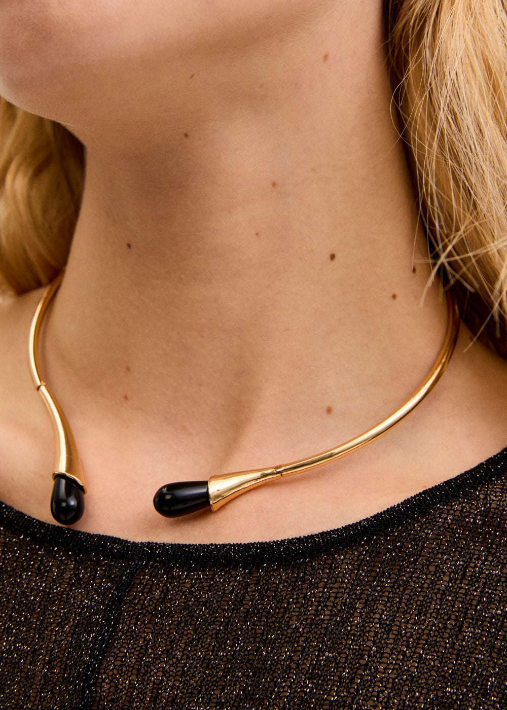 COLLANA RIGIDA IRREGOLARE ORO\NERO NALÍ