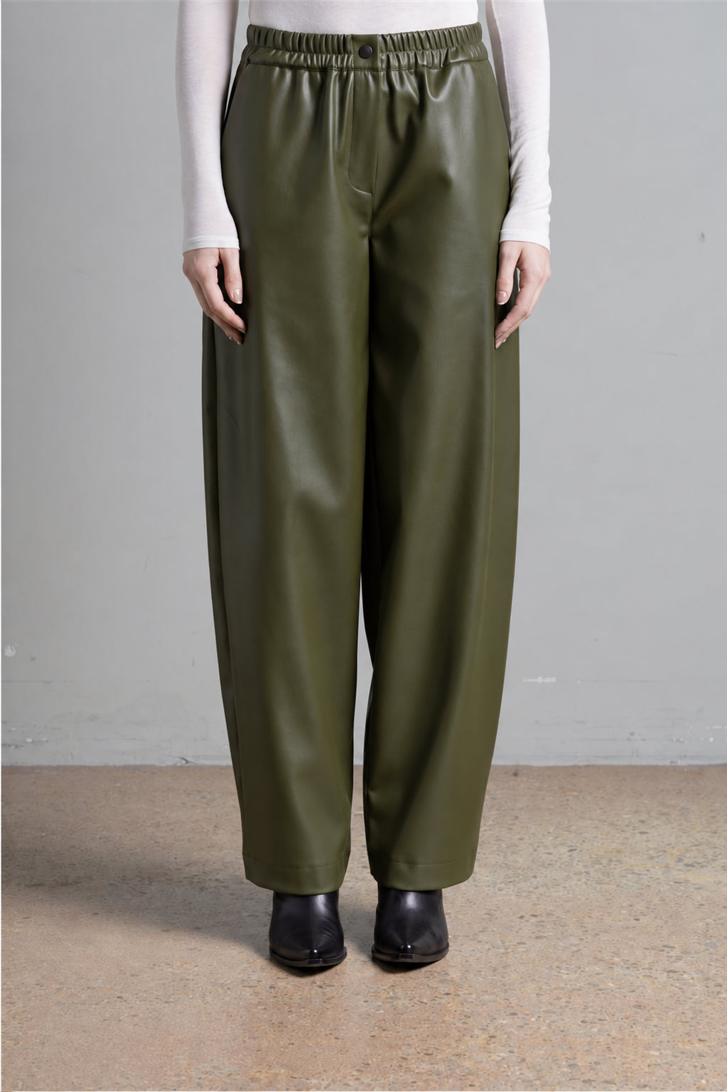 PANTALONI LINEA BARREL DI ECOPELLE OLIO ICONA