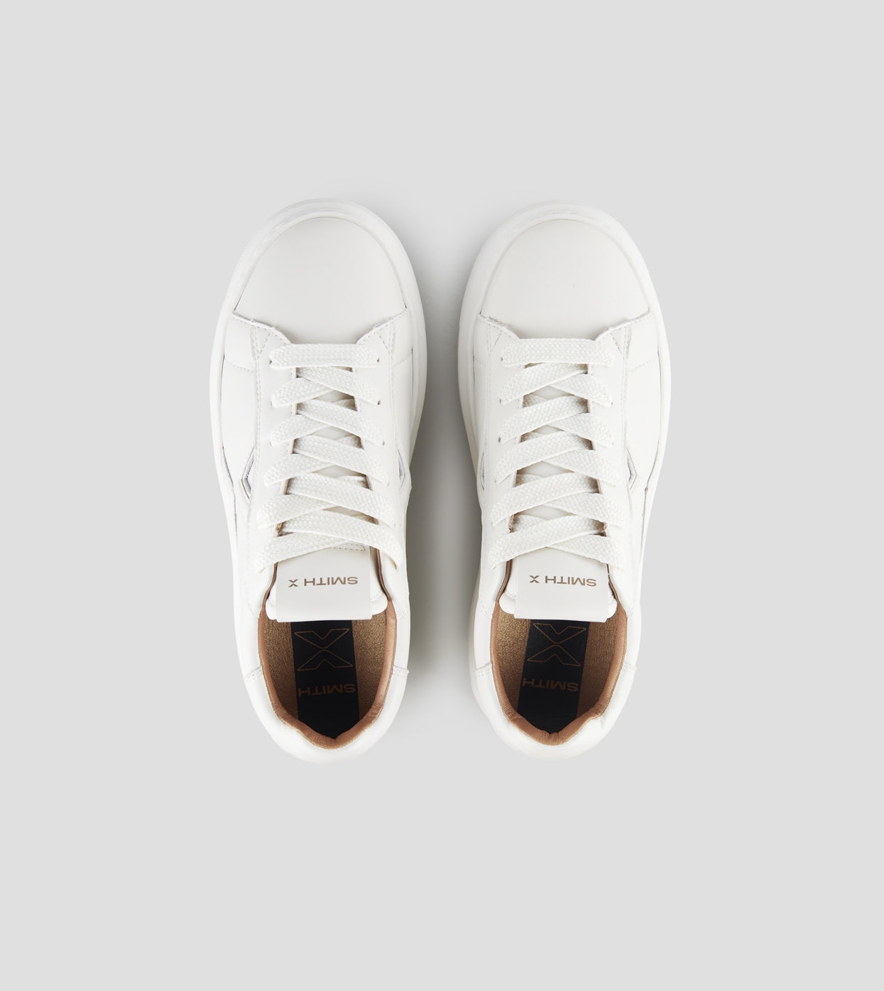 COLLEGE WOMAN TOTAL WHITE ALEXANDER SMITH