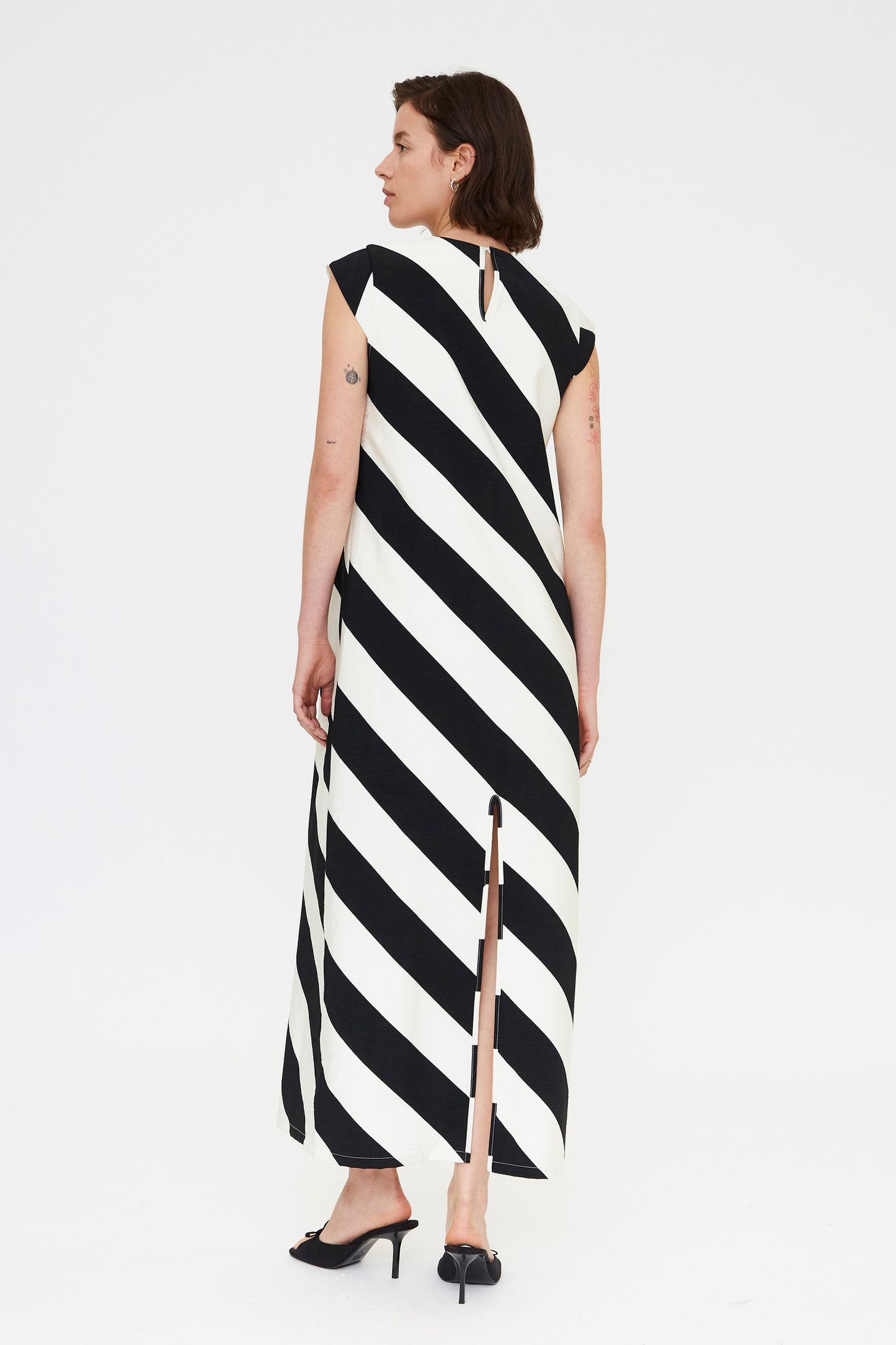 ABITO LUNGO STAMPA RIGA DIAGONALE BLACK & WHITE COMPANIA FANTATICA