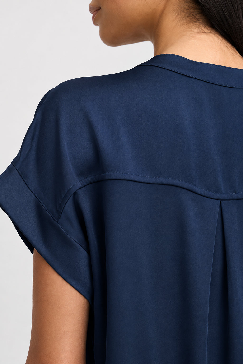 T-SHIRT SCOLLO V  BYSELITA DARK SAPPHIRE B.YOUNG