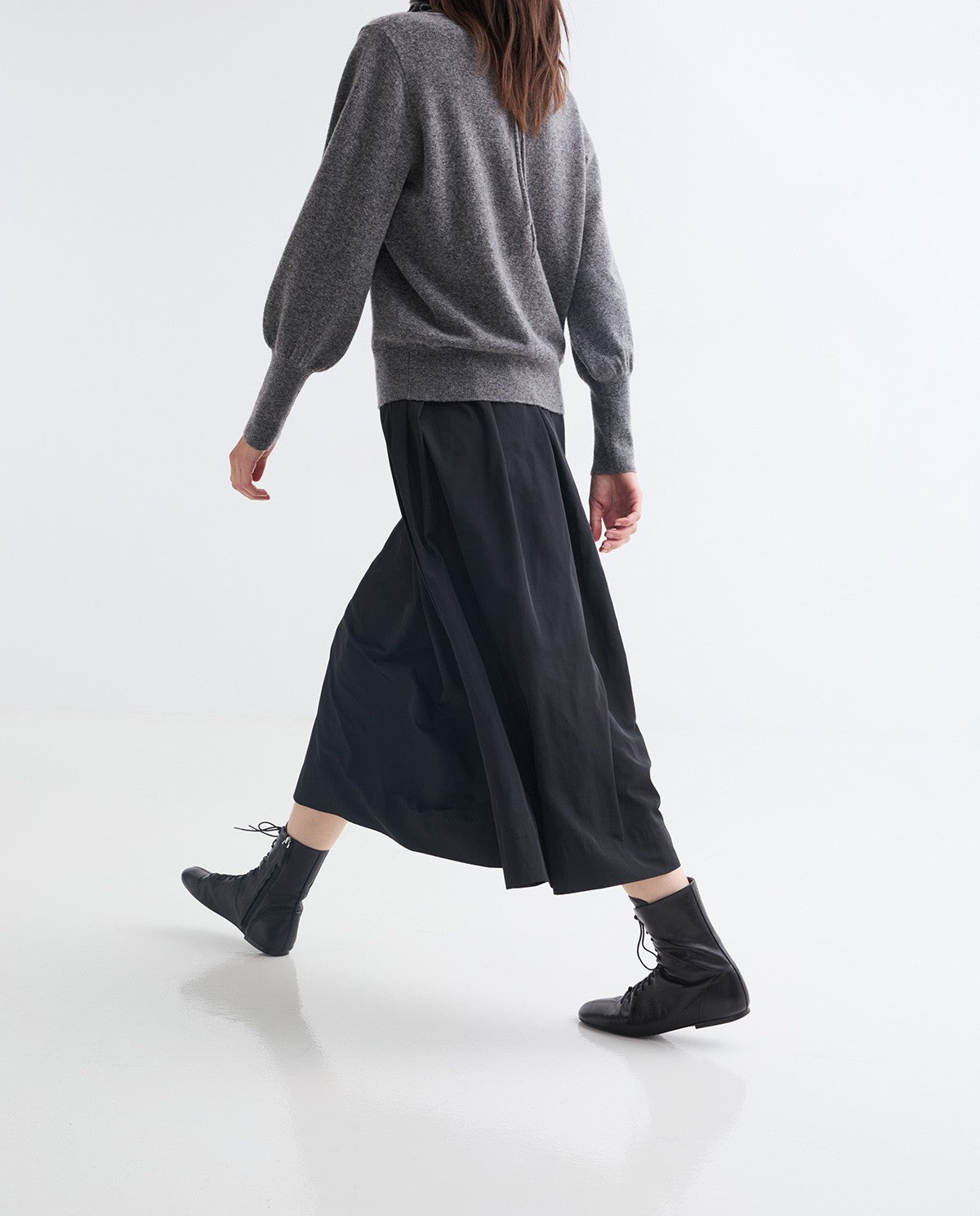 GONNA MIDI IN RASO NERO YERSE