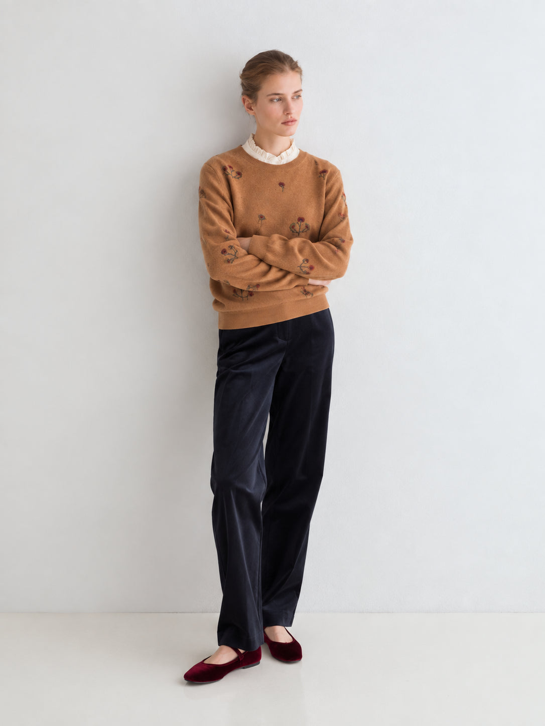 MAGLIONE CON RICAMO FLOREALE CAMEL 45536-509 YERSE