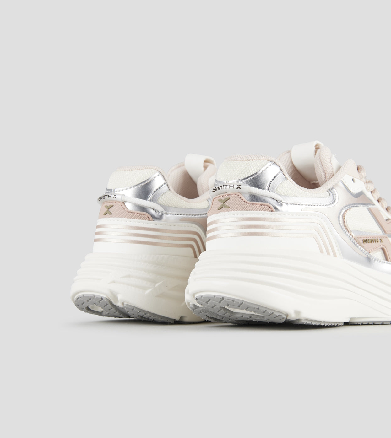 STORM WOMAN WHITE NUDE ALEXANDER SMITH