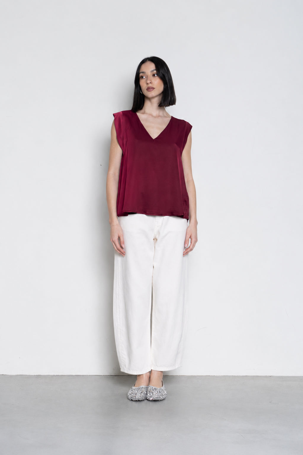 TOP SCOLLO A V IN RASO INDIA KAOS JEANS