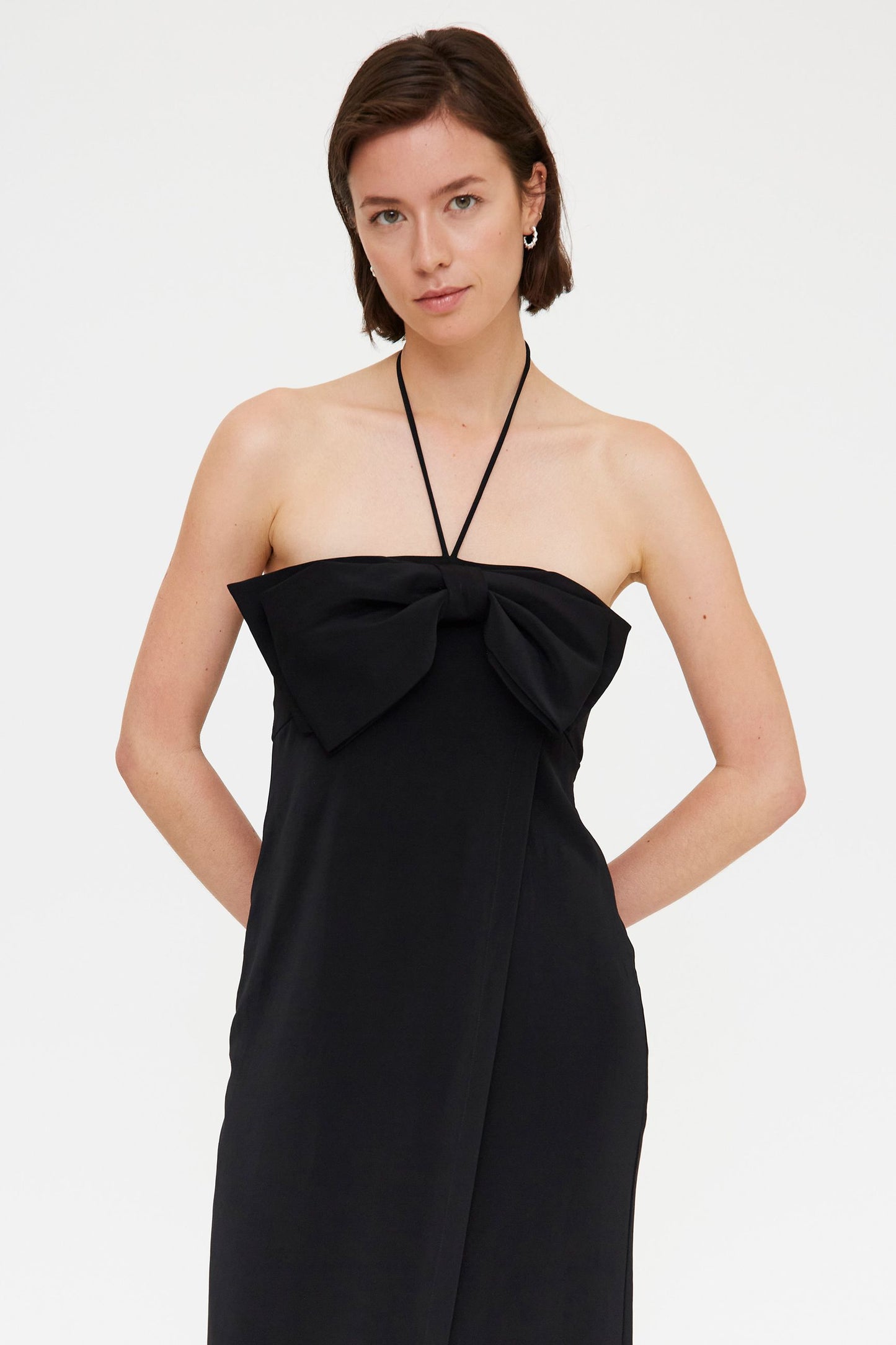 ABITO LUNGO NERO CON DETTAGLIO FIOCCO COMPANIA FANTASTICA